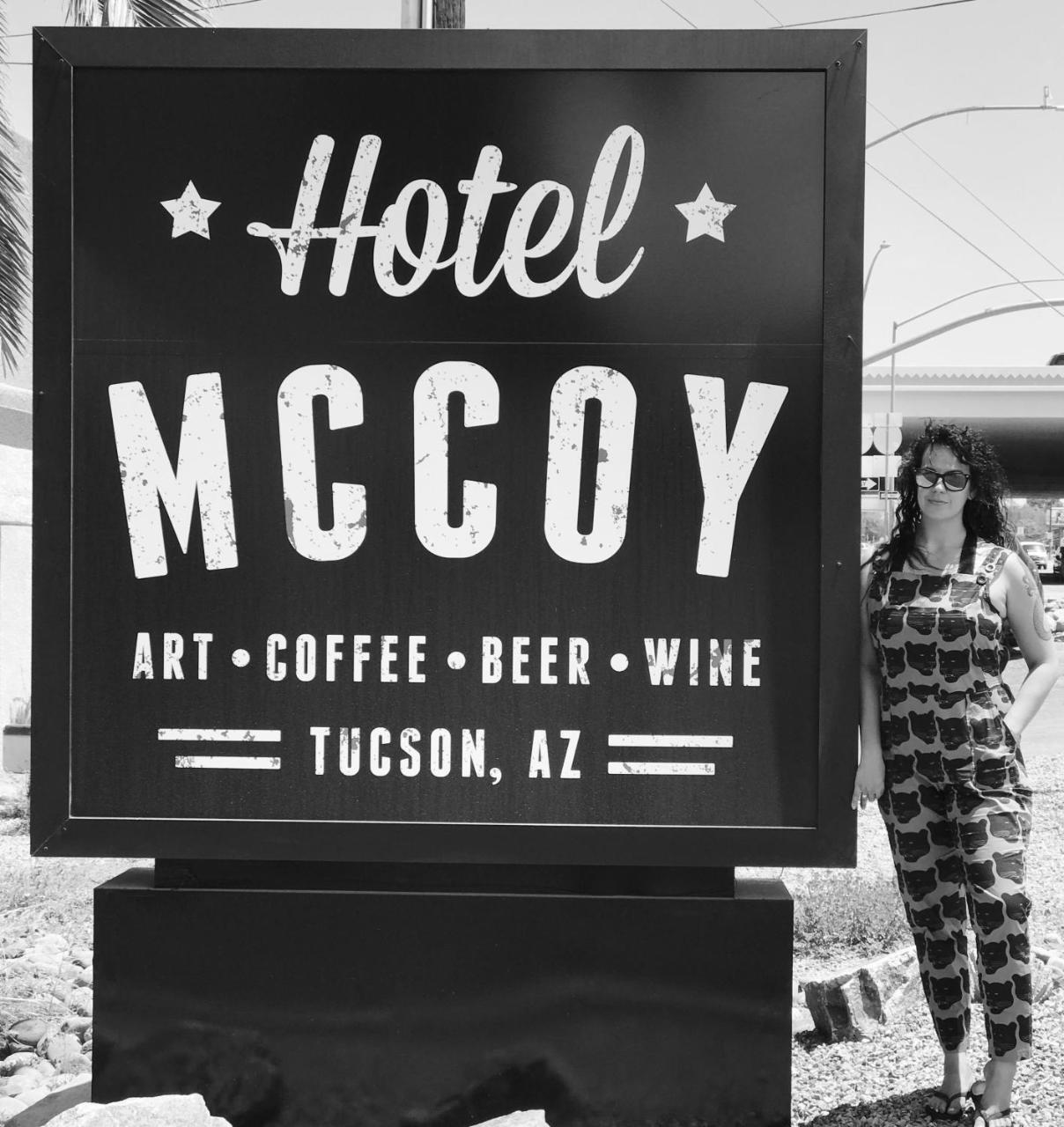 Hotel Mccoy - Art, Coffee, Beer, Wine Тусон Екстериор снимка